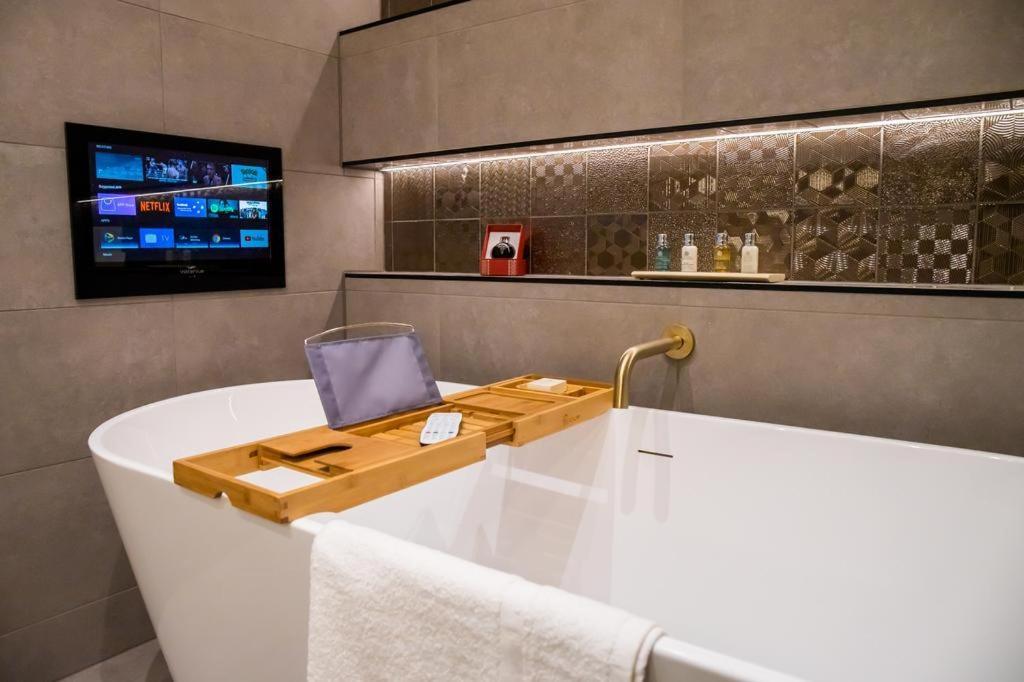 Kirkgate Suites - Luxurious City Centre Apartment Leeds  Exterior photo